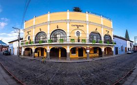 Hotel La Sin Ventura